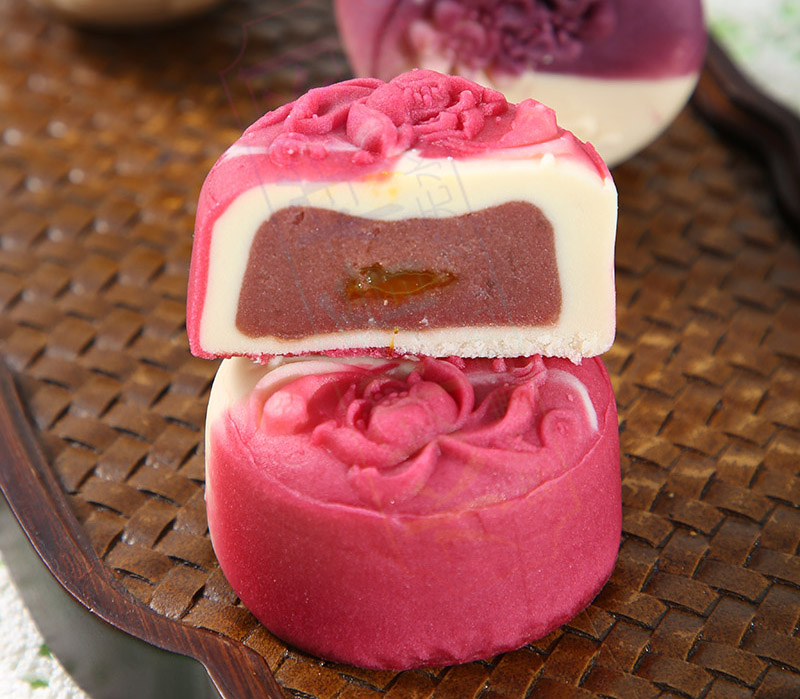 幻彩桃山皮流心月饼